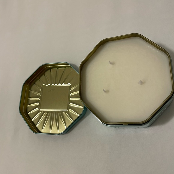 3 Wick Octagon Tin Candle - Voluspa Casa Pacifica 340g - Picture 2 of 3
